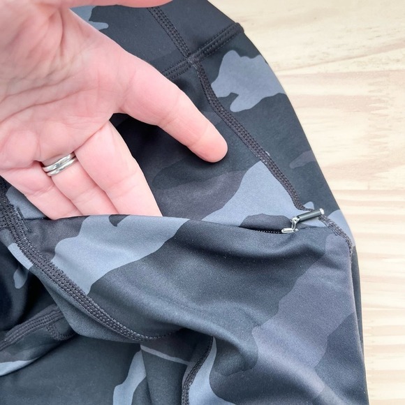 Athleta Camo Contender 7/8 Tight Legging In Powerlift Black & Grey, XS - Picture 11 of 15